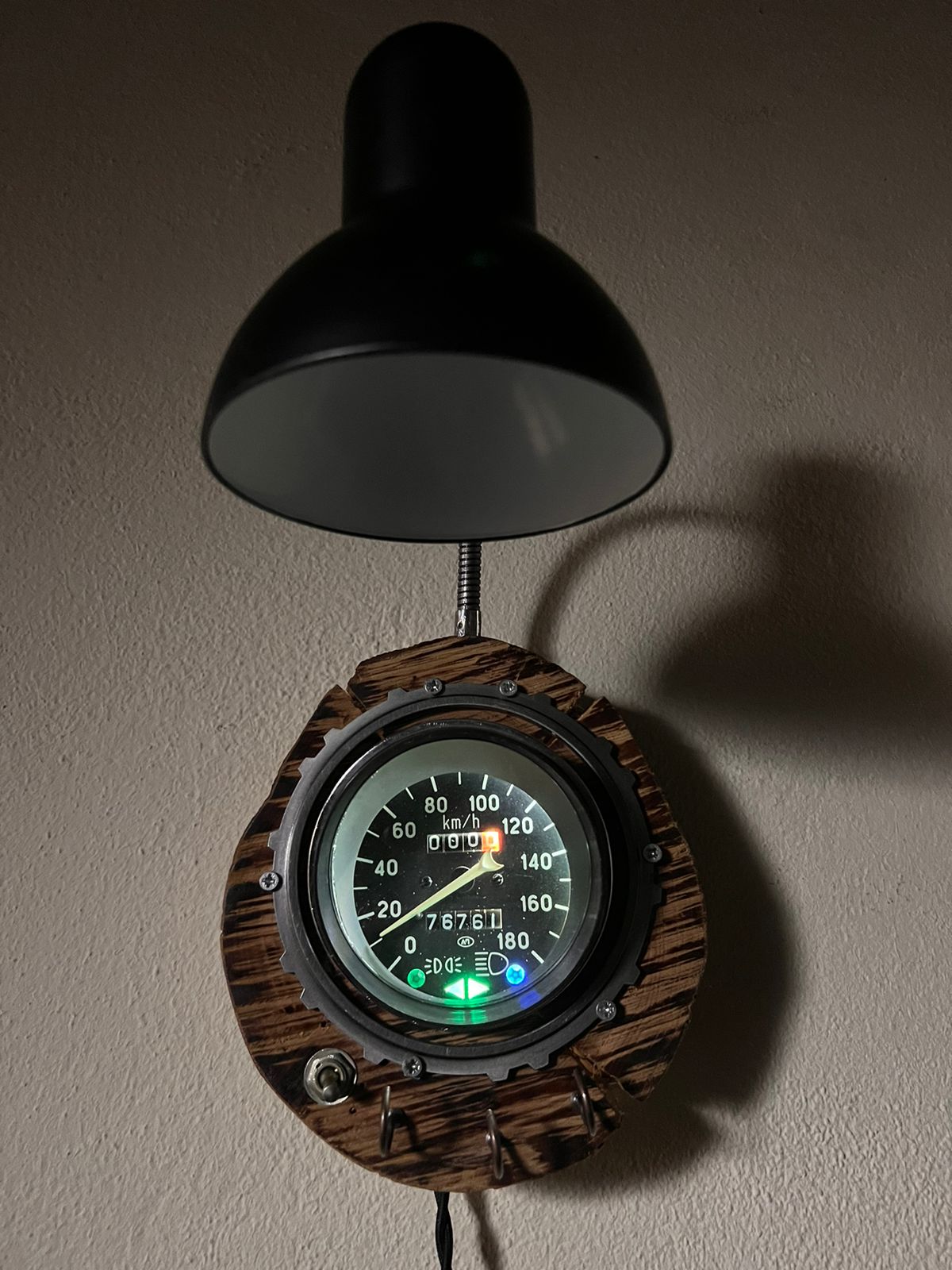 Wall lamp