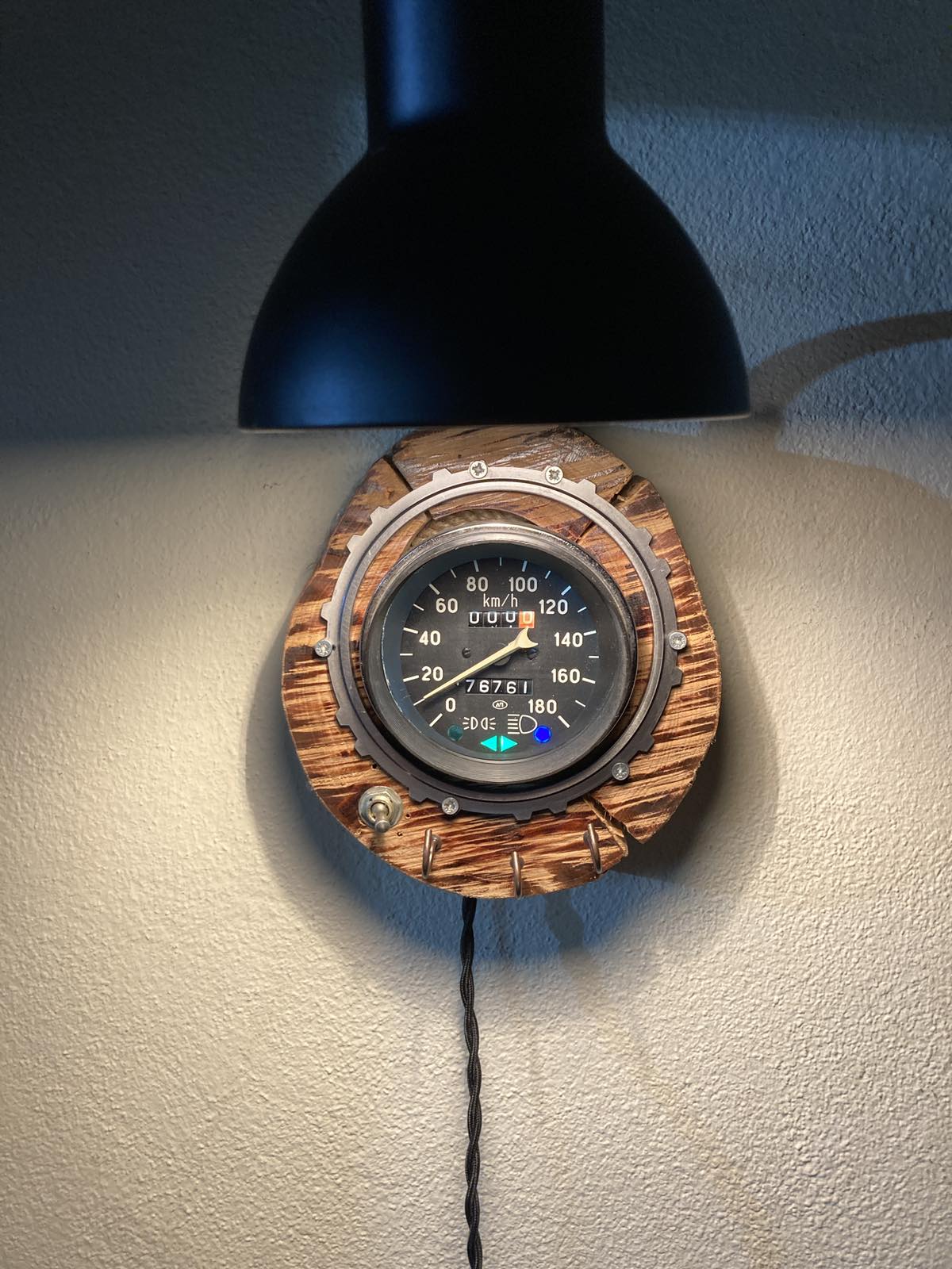 Wall lamp